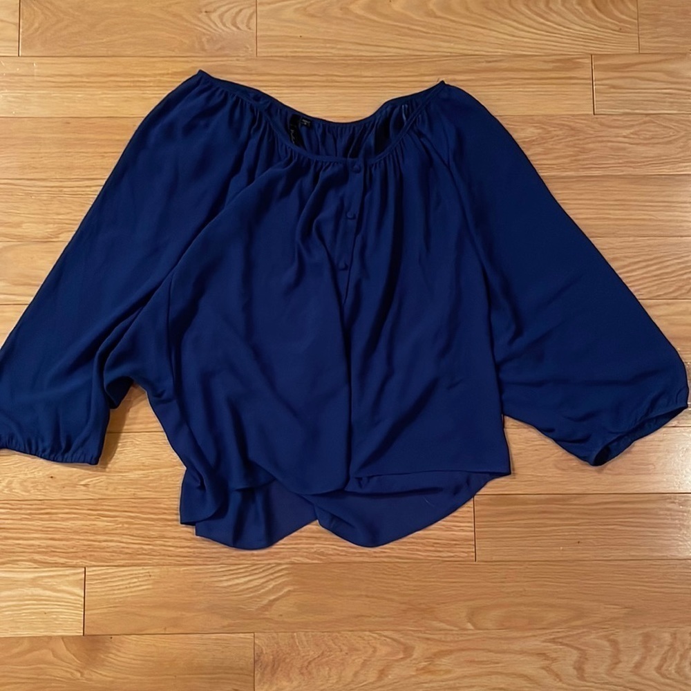 WOMEN’S Bellatrix Navy Blue Top Size Small